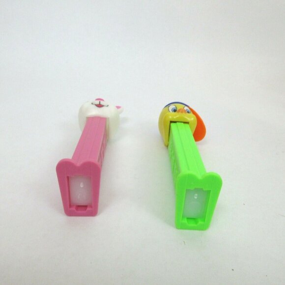 Set of 2 Vintage Pez Candy Dispensers Easter Bunny Warner Bro Tweety Bird Footed - Picture 4 of 5